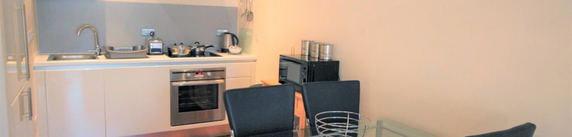 Modern Newcastle Short Stay Apartments available from today! Book Central Newcastle Accommodation + Wifi + Balcony, incl All Bills & Fees! Call: 02086913920 | Urban Stay
