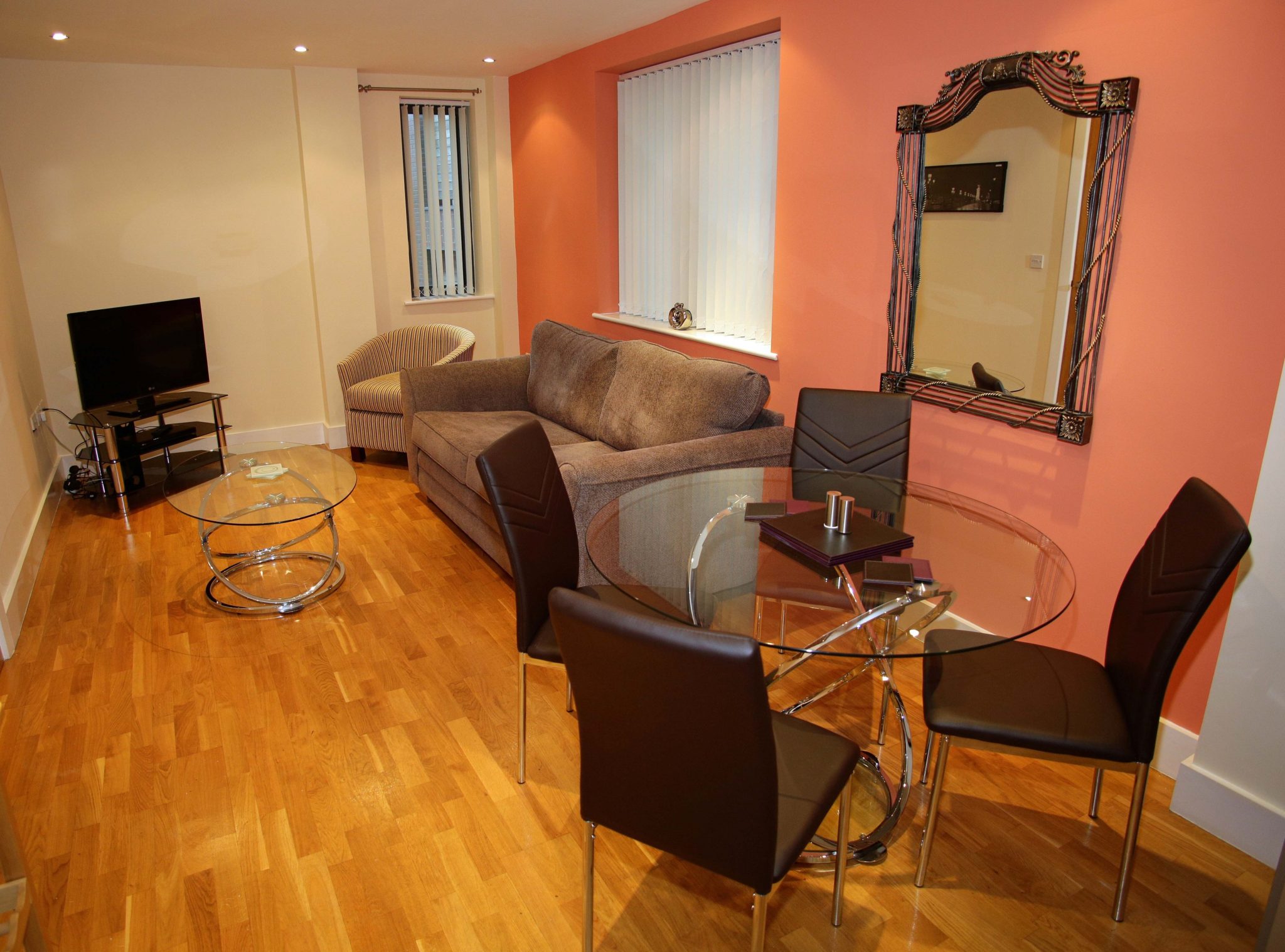 Luxury-Accommodation-Newcastle-UK-available-from-today!-Book-quality-corporate-Serviced-Apartments-in-Central-Newcastle-today!-30%-Cheaper-than-a-Hotel!-Urban-Stay