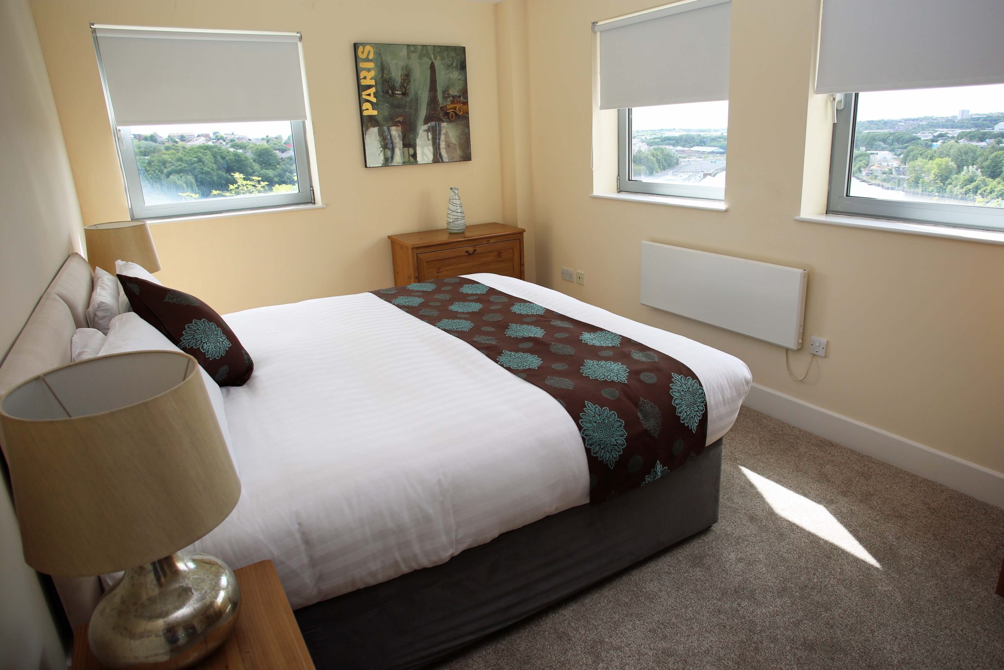 Modern-Newcastle Short-Stay-Apartments-available-from-today!-Book-Central-Newcastle-Accommodation-+-Wifi-+-Balcony,-incl-All-Bills-&-Fees!-Call:-02086913920-|-Urban-Stay