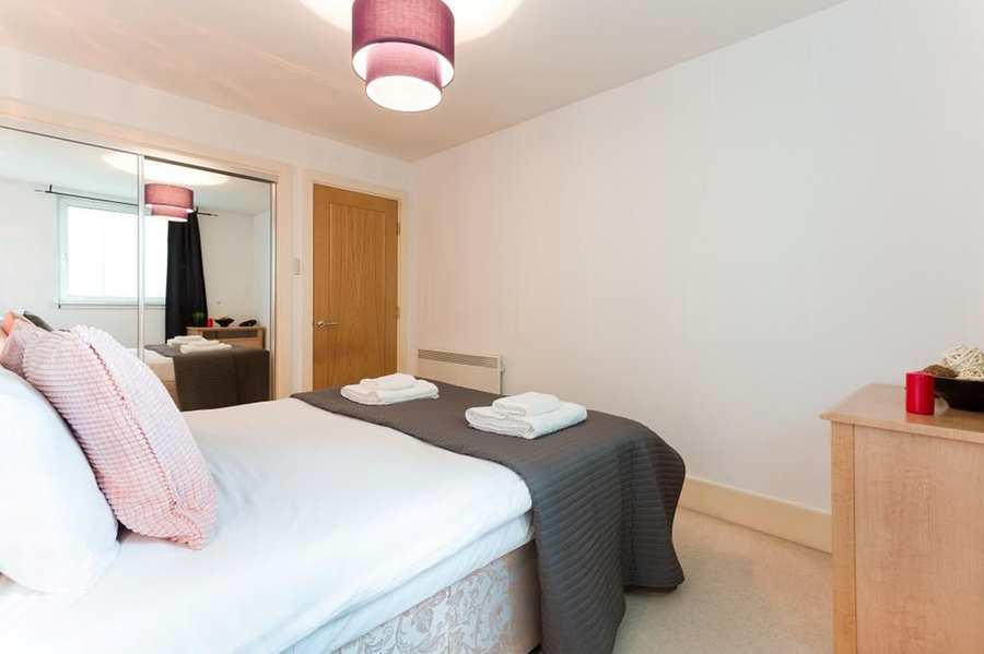 Vauxhall Corporate Apartments Looking-for-affordable-accommodation-in-Vauxhall?-why-not-book-our-Vauxhall-Corporate-Apartments-at-St-Georges-Wharf.-Call-today-for-great-rates.