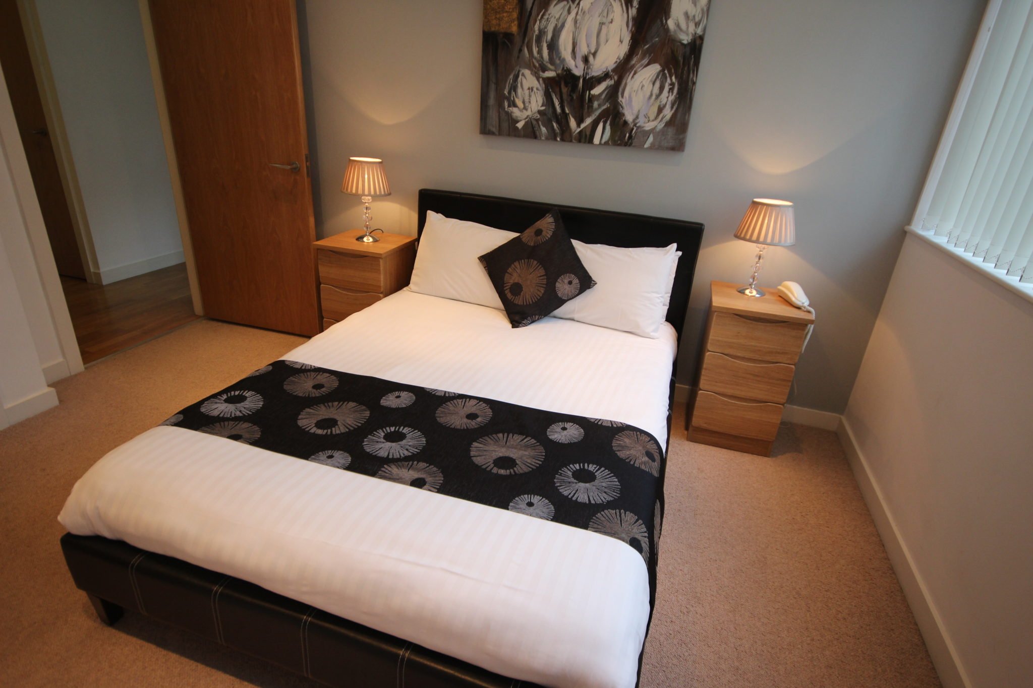 Luxury-Apartments-Newcastle-UK-available-Now-for-Short-Lets!-Book-Fully-Furnished-&-Serviced-Apartments-in-Central-Newcastle-for-cheaper-than-a-Hotel!-Urban-Stay
