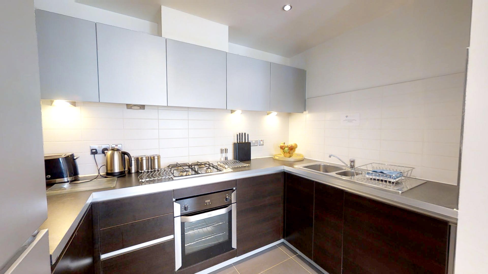 Serviced-Accommodation-Cambridge-|-Stylish-Short-let-apartments-|-Free-Wifi|-24h-reception-|-Fully-equipped-kitchen-|-0208-6913920|-Urban-Stay