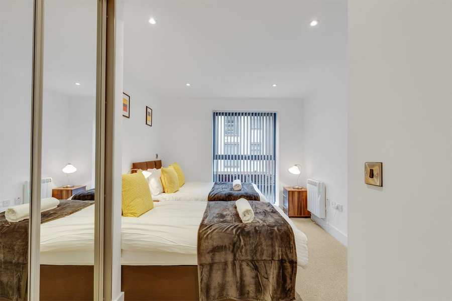 Serviced Apartments Birmingham – Accommodation Midlands | UrbanStay Book-the-Best-Serviced-Apartments-Birmingham-today!-Our-Short-Let-Accommodation-in-Birmingham's-Jewellery-Quarter---Free-Wifi-&-All-Bills-Incl!-30%-Cheaper!-Urban-Stay
