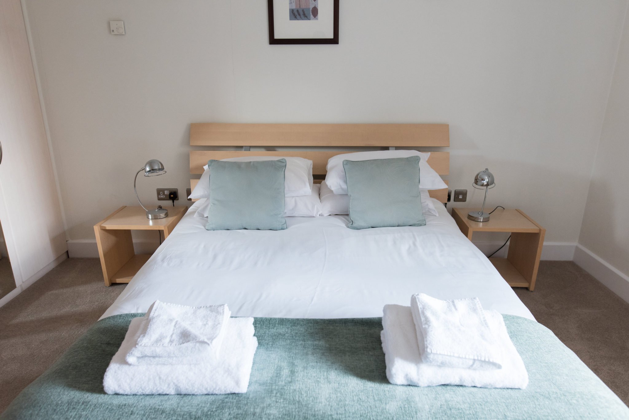 Short-Let-Accommodation-Cambridge-available-from-today!-Book-The-Hamiltons-Serviced-Apartments-in-Cambridgeshire-now-for-Short-Lets-&-Relocation!-Free-Wifi-|-Urban-Stay