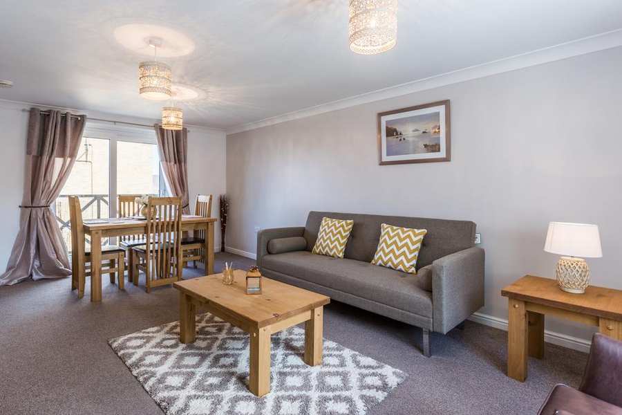 Southend-on-Sea, Serviced Accommodation | Modern Let Apartments | Free Wifi | Fully Equipped Kitchen | |0208 6913920| Urban Stay