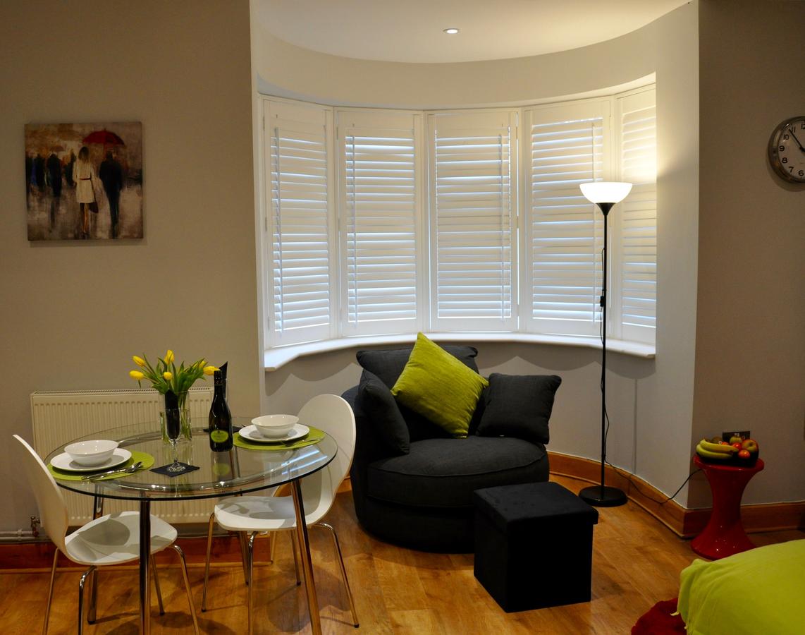 Edwardian-Style-Short-Let-Serviced-Apartments-St-Albans-|-Free-Wifi-&-Parking-|-Fully-Equipped-Kitchen|0208-6913920|-Urban-Stay