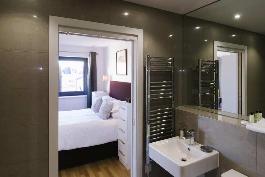 Petersfield Serviced Accommodation Petersfield-Serviced-Accommodation-Cambridge-available-from-today!-Book-The-Hamiltons-Apartments-in-now-for-Short-Lets-&-Relocation!-Free-Wifi