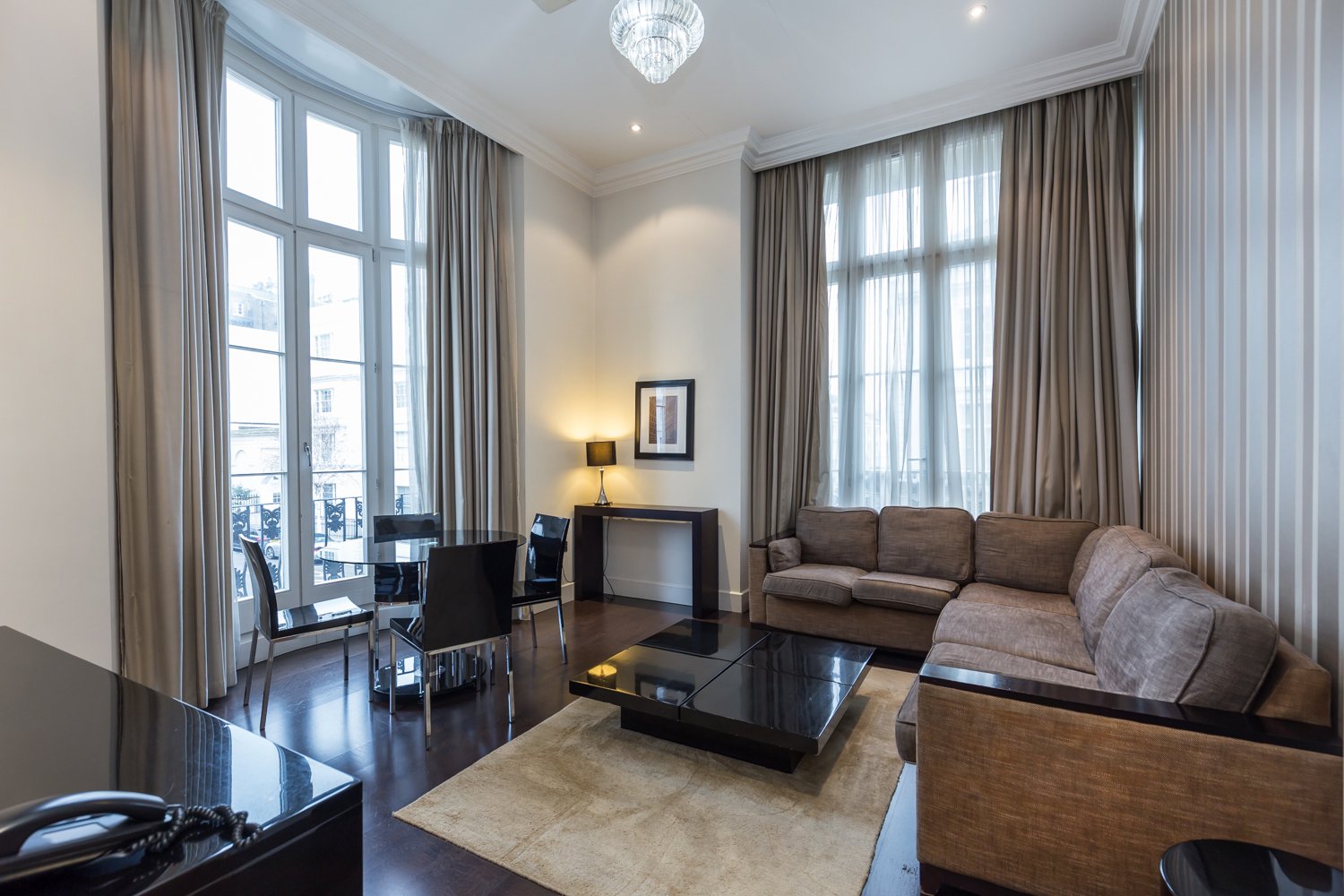 Serviced Accommodation Paddington in Central London | 5 Star Short Let Apartments near Hyde Park | Lift, Aircon, 24h Reception | Urban Stay