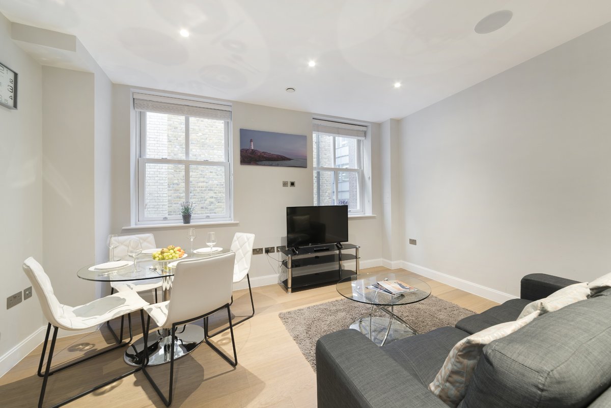 Serviced-Apartments-Chancery-Lane-available-now!-Book-cheap-shortlets-Fleet-Street-Apartments-with-Free-Wi-Fi,-Private-Balcony-&-Fully-Equipped-Kitchen.