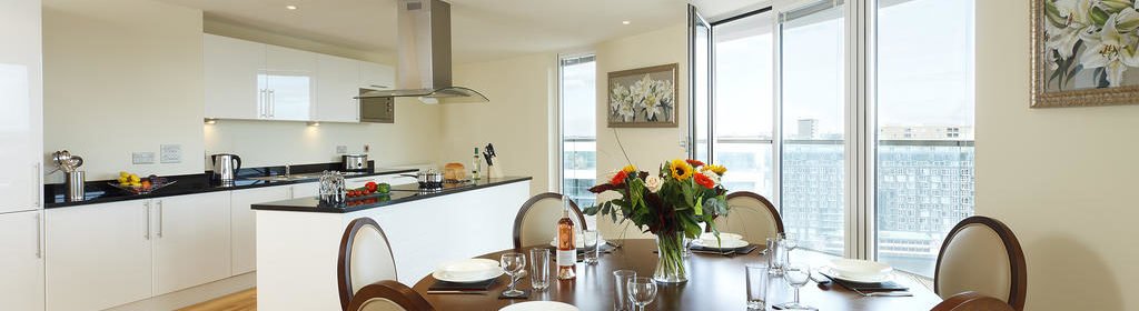 Canary Wharf Executive Aparthotel - Trinity Tower | Corporate Apartments | Floor to Ceiling Windows | Fully Equipped Kitchen |0208 6913920| Urban Stay
