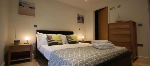 Holiday Apartments Reading – St Giles Court Accommodation | UrbanStay Holiday Apartments Reading, Berkshire, UK! Free Wifi, On-site Parking and Weekly Housekeeping! BOOK NOW on +44 208 691 3920 for the Best Discounted Rates!