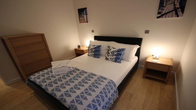 Holiday-Apartments-Reading,-Berkshire,-UK!-Free-Wifi,-On-site-Parking-and-Weekly-Housekeeping!-BOOK-NOW-on-+44-208-691-3920-for-the-Best-Discounted-Rates!