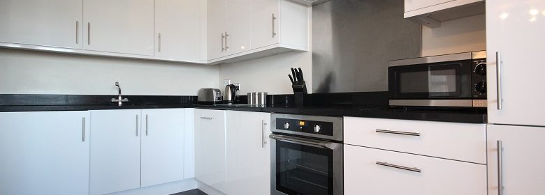 Reading Stay Apartments, Berkshire, UK available NOW! Book Luxury Corporate Apartments in Reading today! Free Wifi, On-site parking and weekly housekeeping