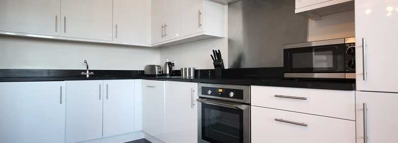 Reading Stay Apartments – Q East Serviced Accommodation | UrbanStay Reading Stay Apartments, Berkshire, UK available NOW! Book Luxury Corporate Apartments in Reading today! Free Wifi, On-site parking and weekly housekeeping