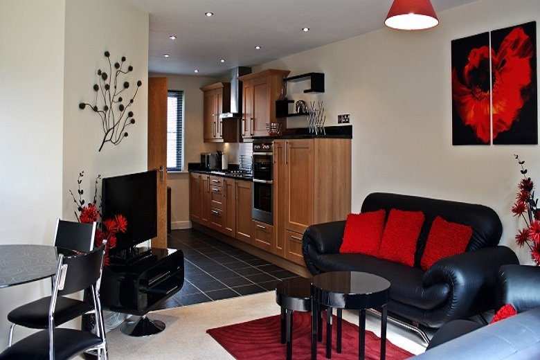 Bracknell Bullfinch Accommodation | Luxurious and Spacious Townhouse | Free Wifi | Fully Equipped Kitchen | On Site Parking |0208 6913920 | Urban Stay