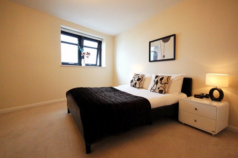 Reading-Stay-Apartments,-Berkshire,-UK-available-NOW!-Book-Luxury-Corporate-Apartments-in-Reading-today!-Free-Wifi,-On-site-parking-and-weekly-housekeeping