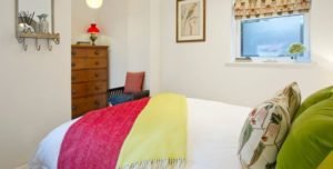 Twickenham Holiday Apartments- The Brooke Accommodation, London available now! Book Cheap & Luxurious Apartments with Free Wifi, Sky HD TV & a Front Garden