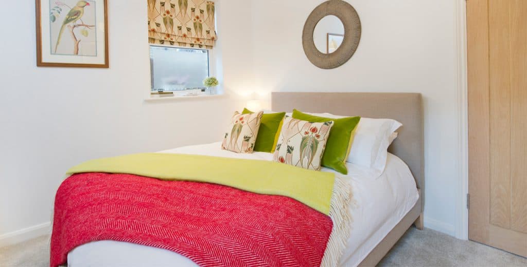 Twickenham-Holiday-Apartments--The-Brooke-Accommodation,-London-available-now!-Book-Cheap-&-Luxurious-Apartments-with-Free-Wifi,-Sky-HD-TV-&-a-Front-Garden