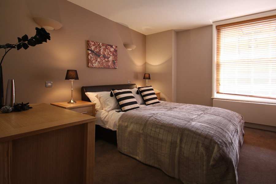 Wokingham Serviced Apartments, Berkshire, UK - Montague House available now! Book Luxurious Apartments with complimentary housekeeping & On-site Parking