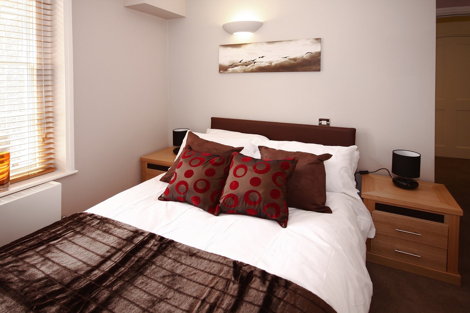 Wokingham-Serviced-Apartments,-Berkshire,-UK---Montague-House-available-now!-Book-Luxurious-Apartments-with-complimentary-housekeeping-&-On-site-Parking
