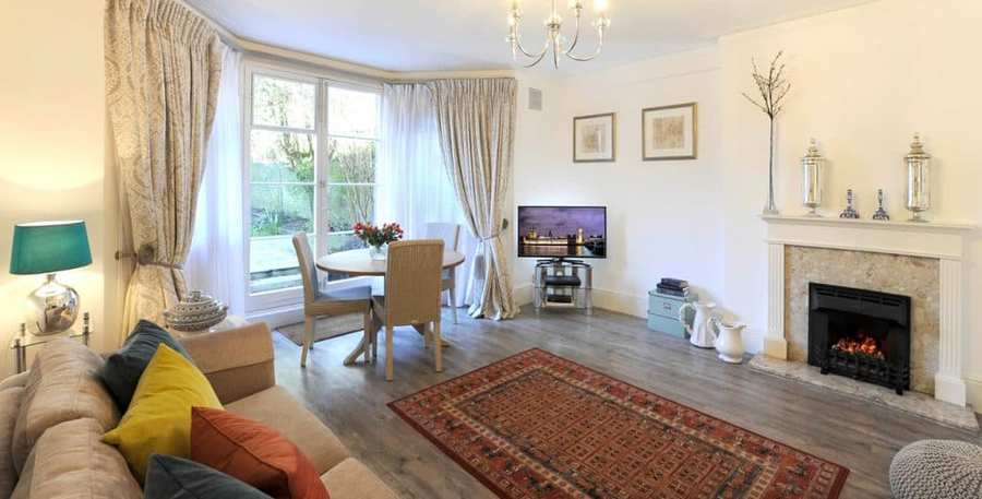 Serviced Accommodation Twickenham, West London, UK - Available now! Book Luxurious accomodation in Twickenham with Fully Equipped Kitchen & Private Garden