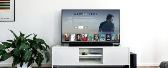 Serviced-Apartments-London-with-Sky-TV-Urban-Stay-768x432