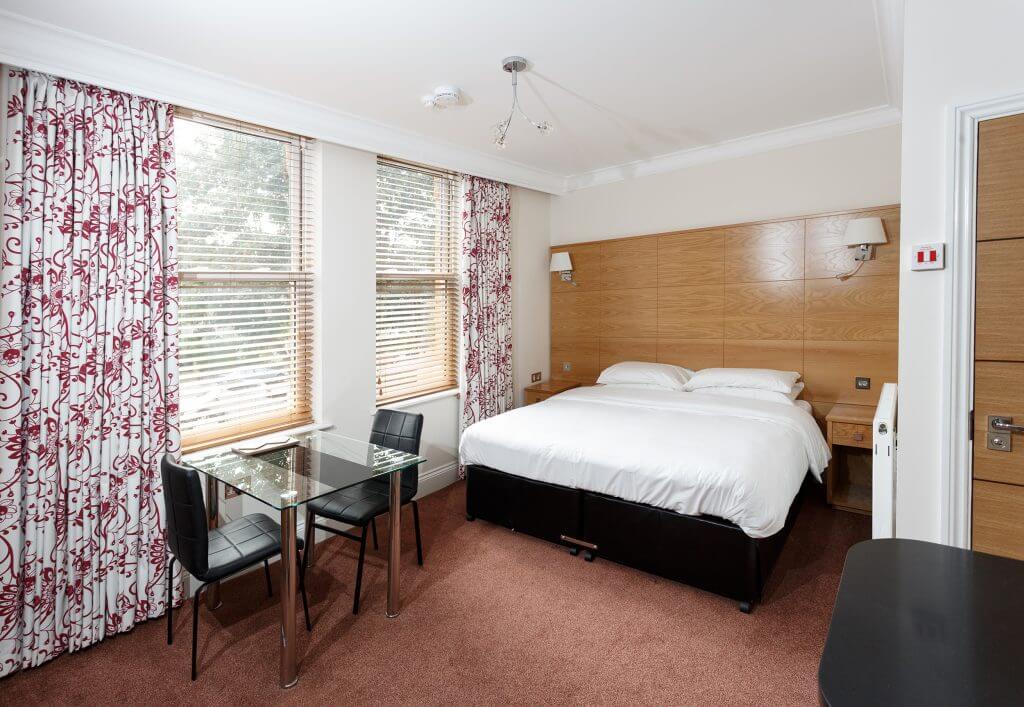 Teddington Corporate Apartments London - Stanley Road Apartments Available Now! Book Cheap Serviced Apartments in the heart of South London | Urban Stay
