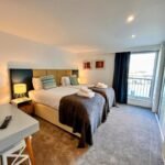 Discover comfort & convenience at Tolbooth Apartments Glasgow. Modern amenities & nearby attractions at Scotland serviced accommodation. | Urban Stay