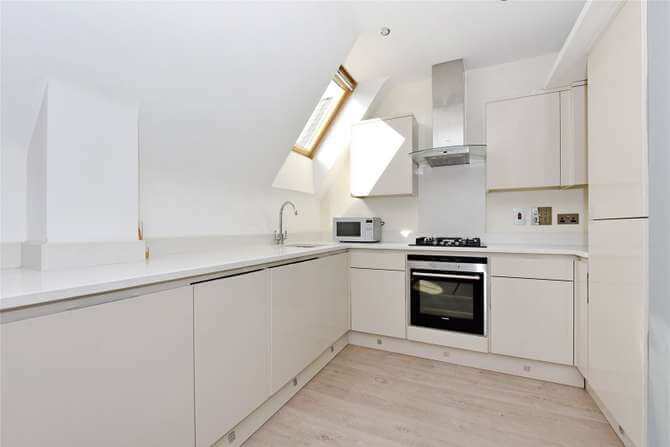 Serviced Apartments Windsor- St Leonard’s Road Apartments|Urban Stay Serviced-Apartments-Windsor-close-to-the-Windsor-Castle-available-now!Book-Central-Berkshire-Accommodation-for-Long-&-Short-Lets!-Free-Sky-TV,Parking-&-Wifi