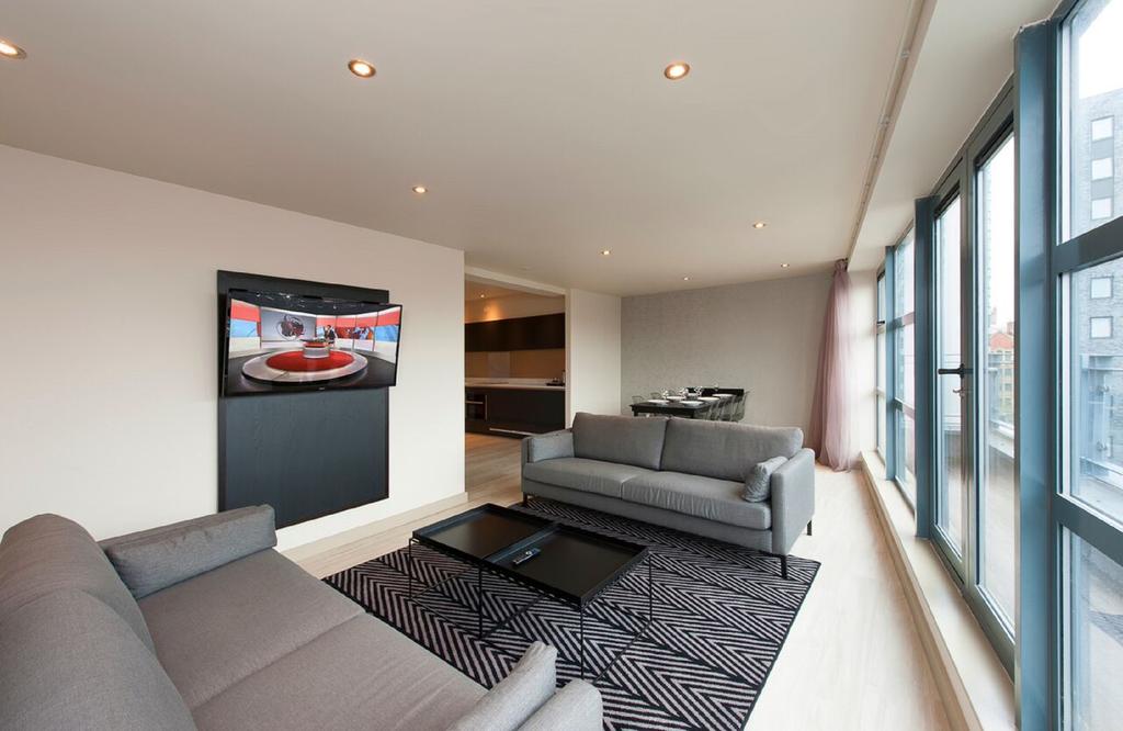 Luxury-Aparthotel-Manchester---Serviced-Apartments-in-Manchester-with-24h-Reception,-Pool,-Gym,-Jacuzzi,-Sky-TV,-Parking-|-Urban-Stay