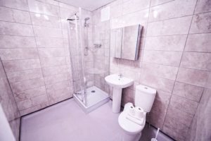 Book Maida Vale 2-3 bed modern Accommodation located in the leafy inner-city of Maida Vale with Lift access, Wi-Fi & Weekly Housekeeping! |Urban Stay