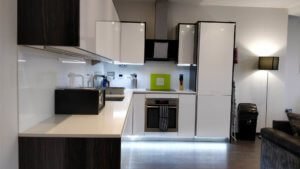 Book Tower Hill Luxury Apartments located in Aldgate.Close to East End's Shoreditch and Bricklane! Free Wfii, spacious living area & Weekly housekeeping!