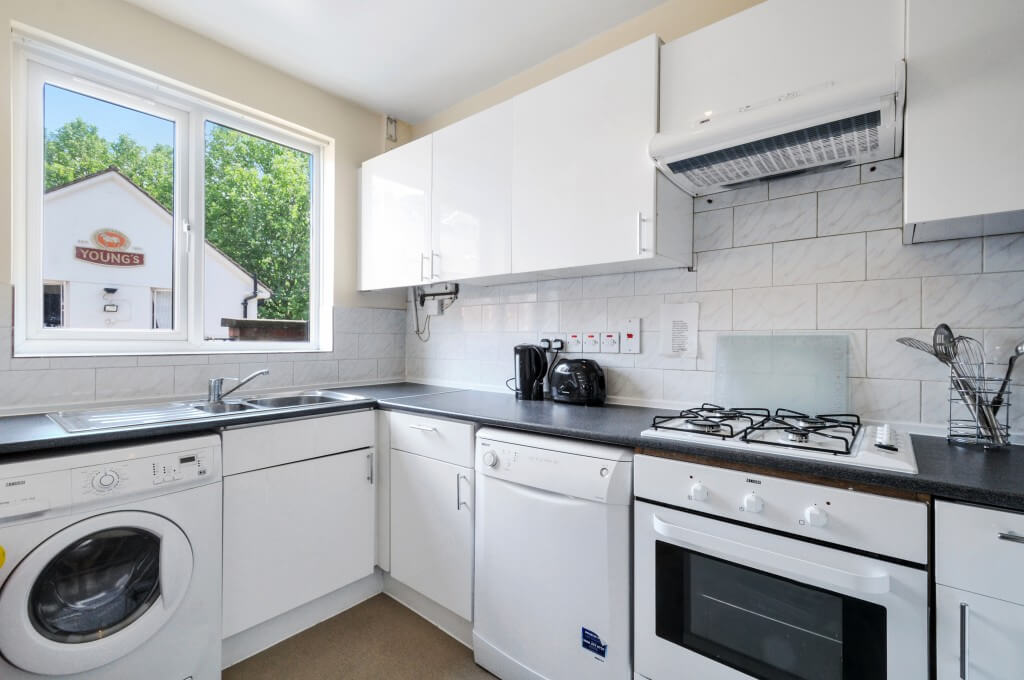 Book-Short-Let-Apartments-Maida-Vale--Modern-4-bedroom-Townhouse-Apartments-for-up-to-8-guests!-Housekeeping,-Wi-fi-&-a-5-minutes’-walk-to-the-station!