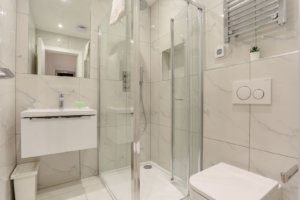 Serviced Apartments Queensborough bordering Hyde Park provides contemporary formed studios- Fully Furnished, Wi-Fi, Extra Amenities and Luggage Storage!