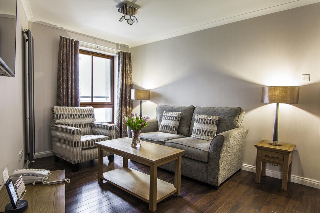 Edinburgh Serviced Apartments, UK - The Knight Residence | Corporate Accommodation Edinburgh | All Bills incl - Lift - On-site Parking - BOOK NOW
