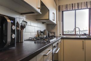 Edinburgh Serviced Apartments, UK - The Knight Residence | Corporate Accommodation Edinburgh | All Bills incl - Lift - On-site Parking - BOOK NOW