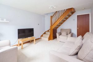Maidstone Serviced Apartments, UK - The Valley HouseI Book Short-Let Apartments in Maidenstone ! Free Parking & Fully Equipped Kitchen I Available Now!