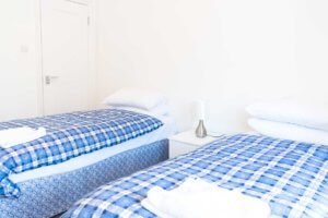 Book West End Corporate Accommodation - A short walk away from Little Venice Canal. Easy transport access, spacious living quarters & Weekly housekeeping!