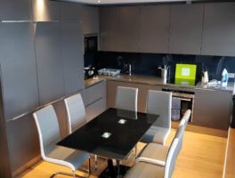 Book Tower Hill Luxury Apartments located in Aldgate.Close to East End's Shoreditch and Bricklane! Free Wfii, spacious living area & Weekly housekeeping!