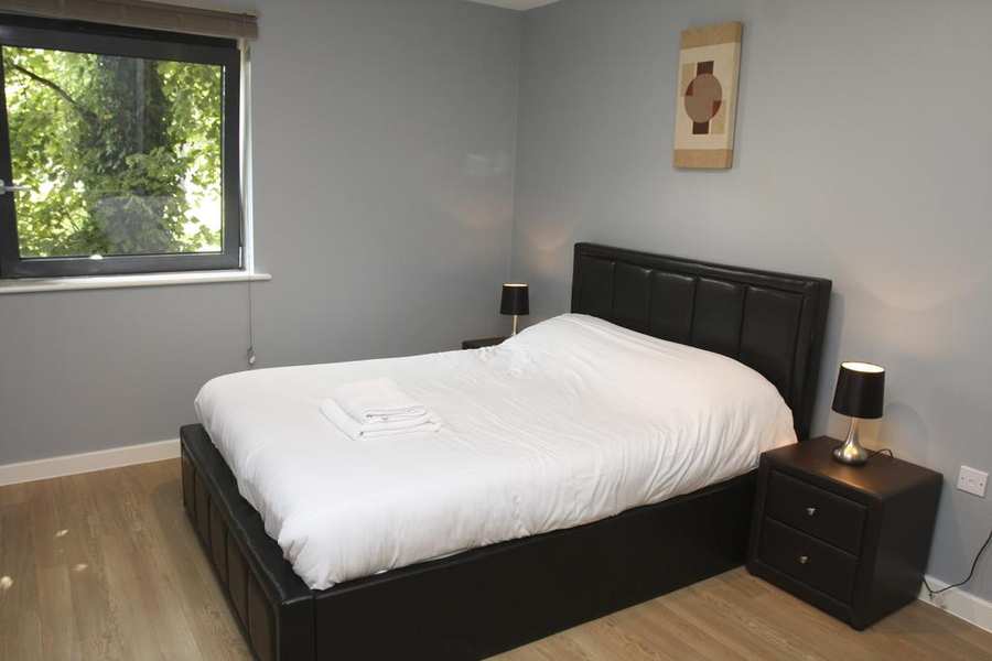 Watford Serviced Accommodation, UK - Flanders Court I Free Parking & WiFi I Book your Self-Catering Apartment Now and get the Best Rate with Urban Stay