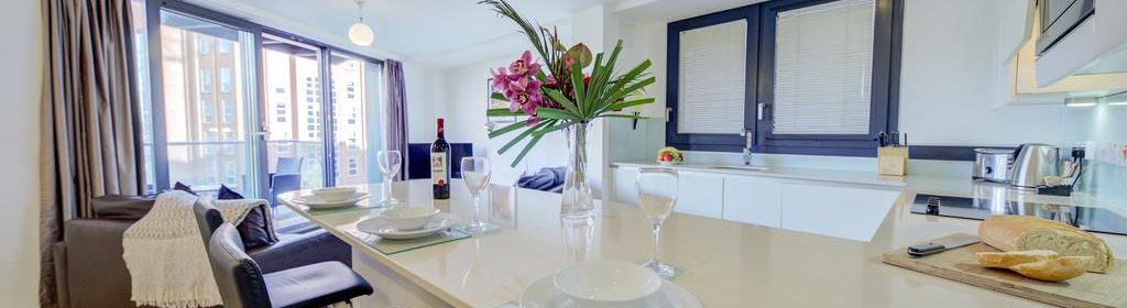 Apartments in Finzels Reach-cheaper-than-a-hotel-in-Bristol Urban Stay 5