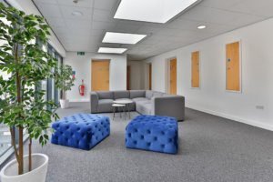 Cardiff Serviced Apartments- Book Short Let Luxury 4* Accommodation near Cardiff University, Cardiff Castle & Bute Park with Aircon, Lift, Wifi & Smart TV!