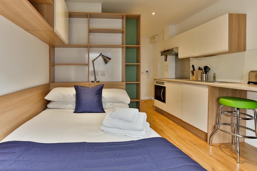 Cardiff-Serviced-Apartments--Book-Short-Let-Luxury-4*-Accommodation-near-Cardiff-University,-Cardiff-Castle-&-Bute-Park-with-Aircon,-Lift,-Wifi-&-Smart-TV!