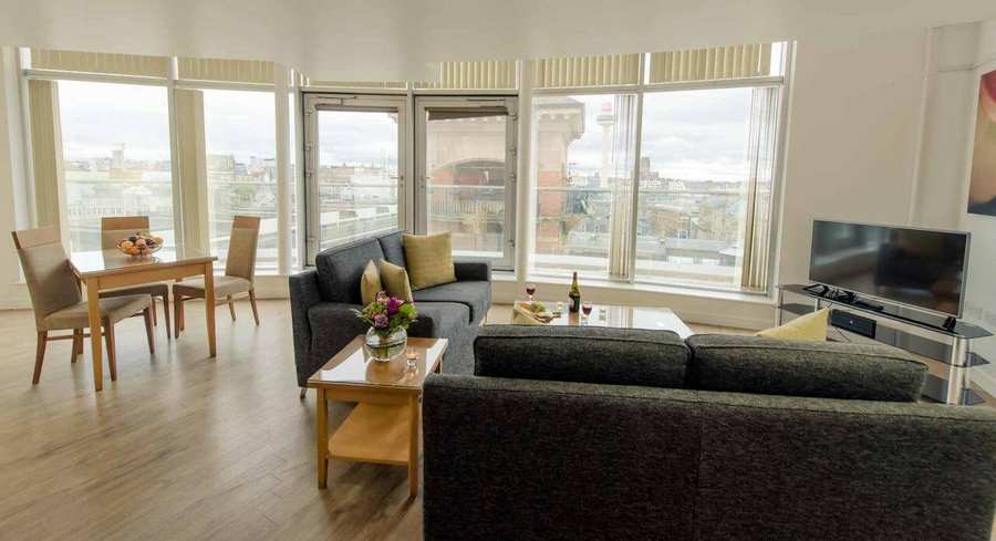 Liverpool Aparthotel - North England Serviced Apartments UK - Cheap Short Let Accommodation in Liverpool with 24h Reception, Wifi, Lift Access, Parking | Urban Stay