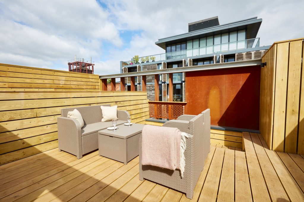 Manchester-Luxury-Accommodation---Roof-Gardens-Serviced-Apartments-Deansgate---The-Best-Hotel-Alternative---Urban-Stay