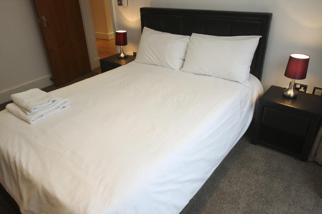 Serviced-Apartments-Chorleywood-Available-now!-Book-Pet-Friendly-Corporate-Serviced-Accommodation-in-Hertfordshire-Now-near-Watford-I-Free-Parking-Available