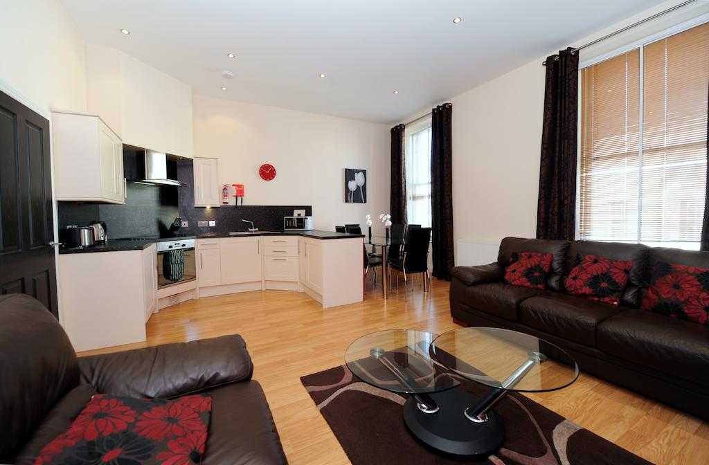 Aberdeen-Serviced-Aparthotels---City-Centre-Apartments-Dee-Street-UK---Urban-Stay-3