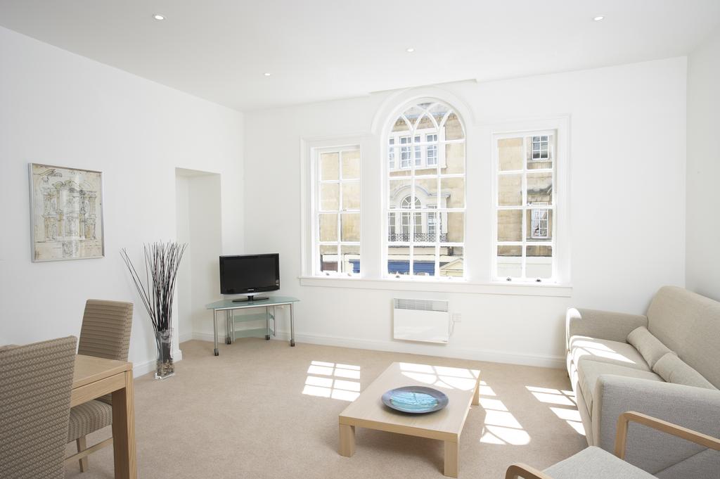 Bath-Serviced-Accommodation---St-James's-Parade-Apartments---Urban-Stay-5