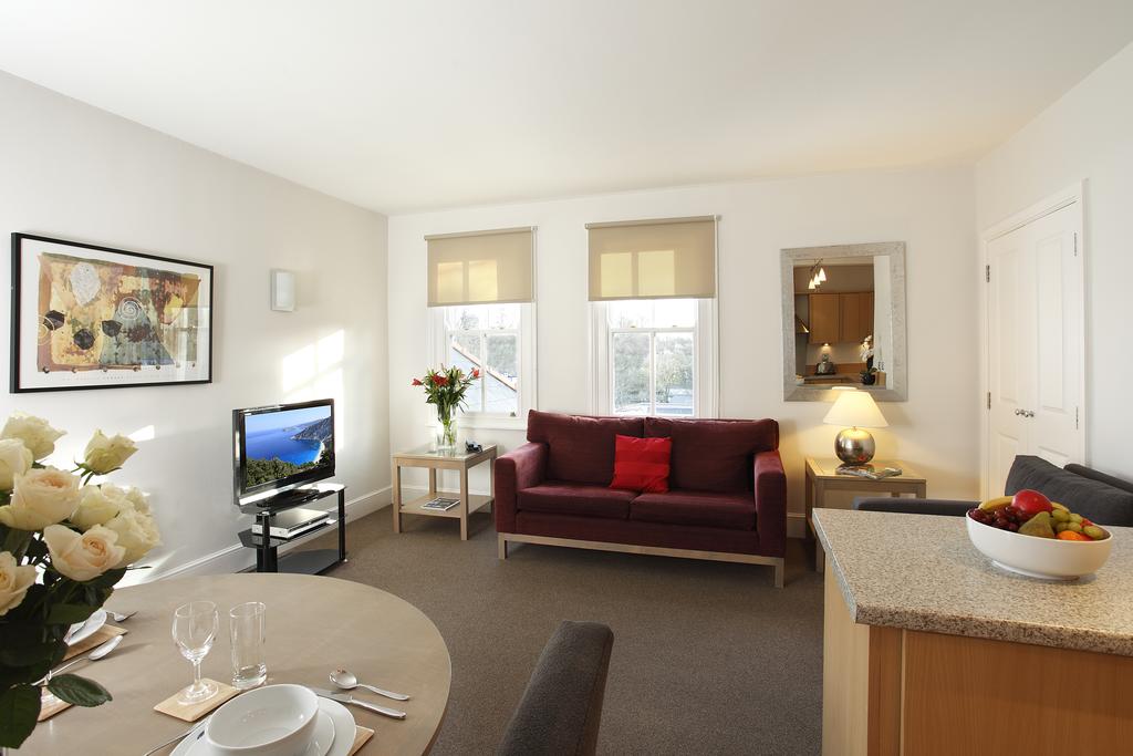 Cardiff Serviced Accommodation - Cathedral Road Apartments Near National Museum - Urban Stay 13