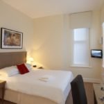 Cardiff Serviced Accommodation - Cathedral Road Apartments Near National Museum - Urban Stay 3